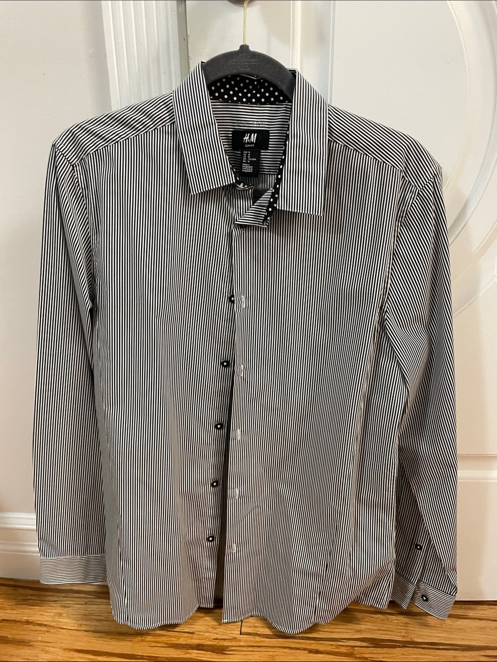 H&M Men's Black and White Vertical Stripe Dress Shirt